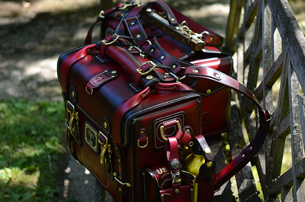 EXPEDITION BAG - Oxblood