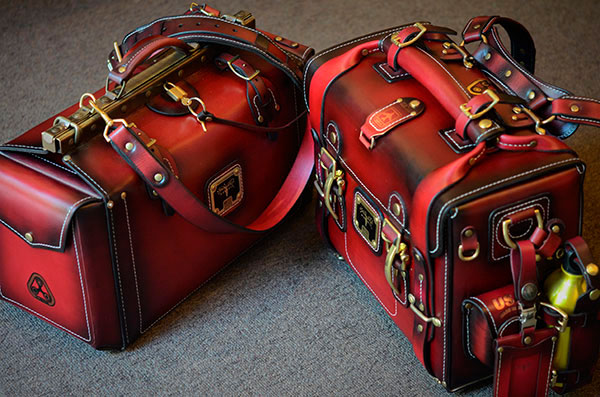 EXPEDITION BAG - Oxblood