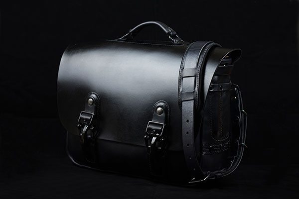 Heirloom Messenger 2 - Black
