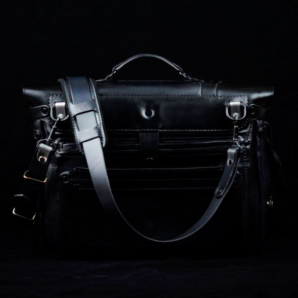 Heirloom Messenger 2 - Black