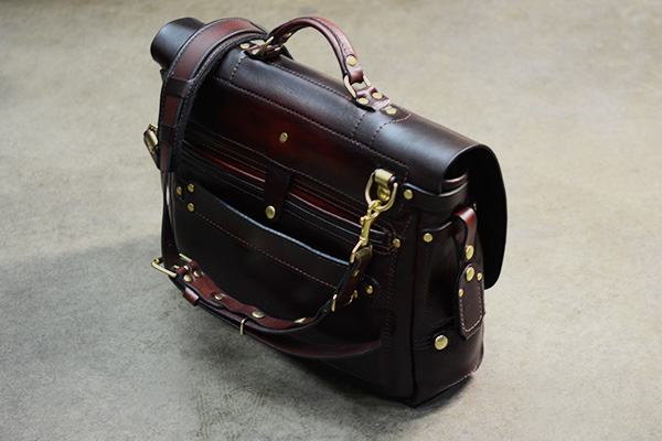 Heirloom Messenger 2 Brown