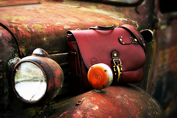 Heirloom Messenger 1 - Aged