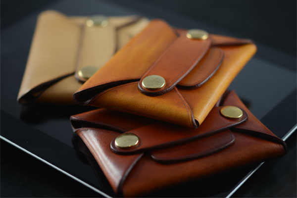 Rivet Wallet - Saddle Leather