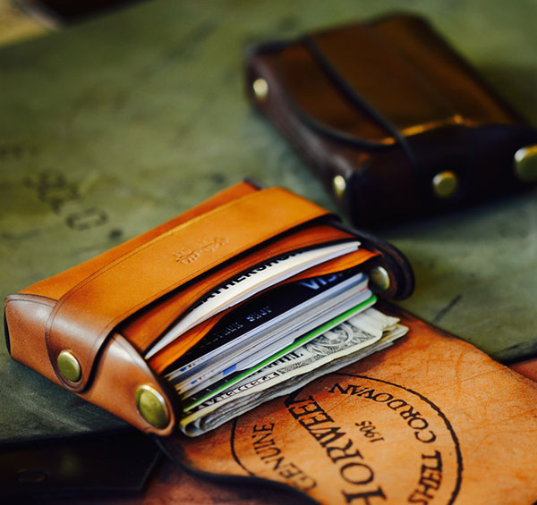 Cordovan Stitch-less Palm Wallet